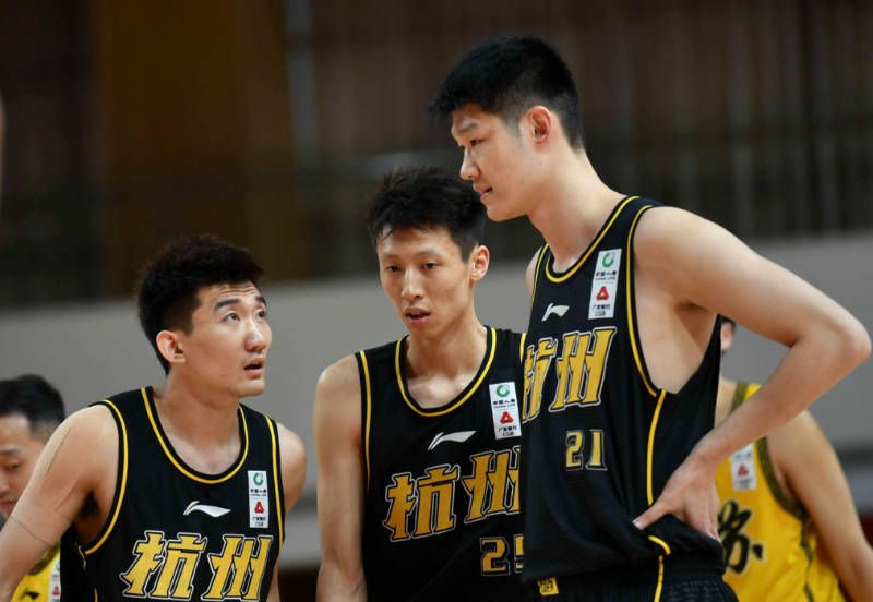门迪、阿拉巴、米利唐、库瓦缺席皇马合练，其余球员皆参加训练北京时间1月4日凌晨，皇马将在西甲第19轮比赛中主场对阵马洛卡。